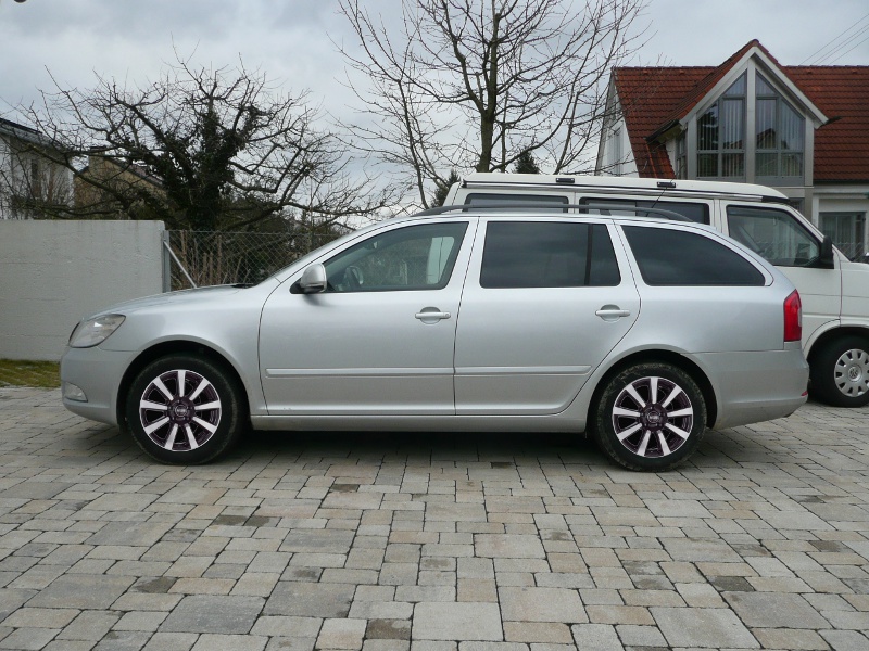 Octavia Magma Interio.jpg