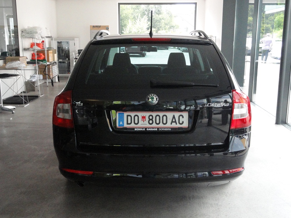 Skoda Octavia 2.jpg