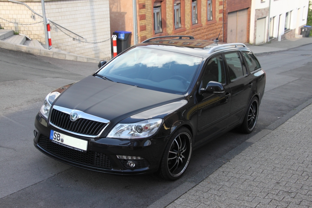 Umbau auf RS Front incl. voller TFL Funktion<br />Motorhaube Carbonfoliert