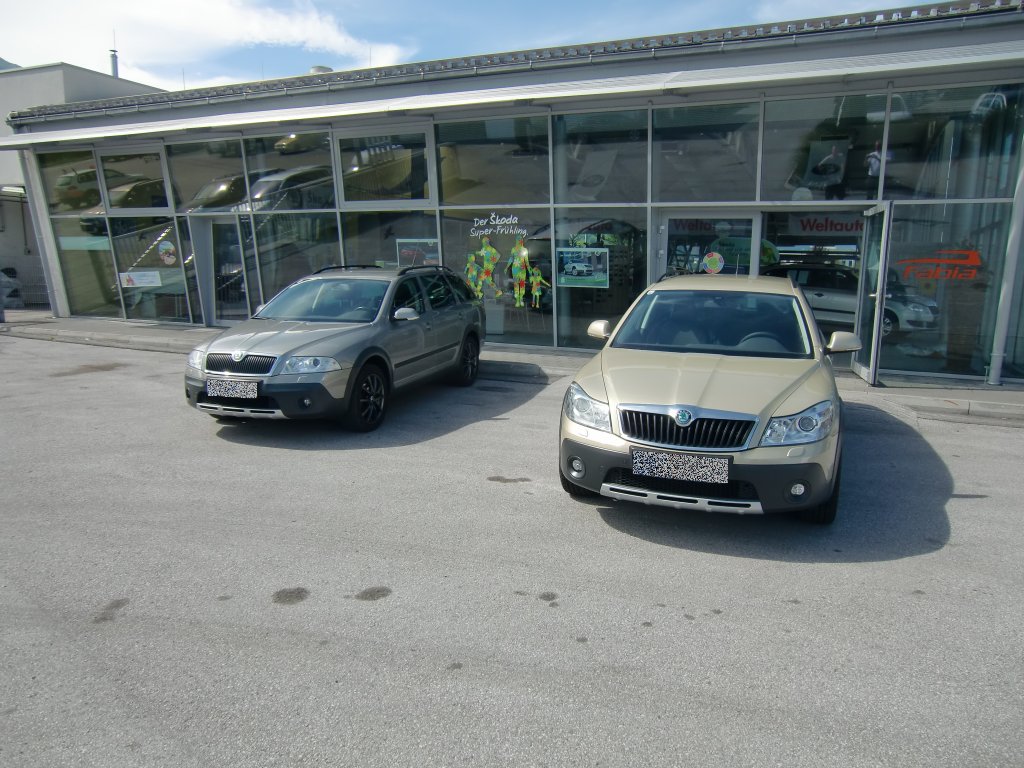 Bei der Übergabe - links der Alte und rechts der Neue