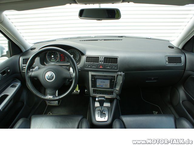 r32-cockpit.jpg