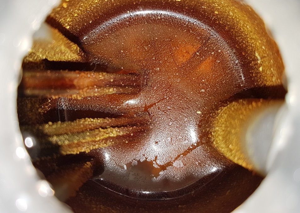 Blick in den Kühlmittelbehälter.